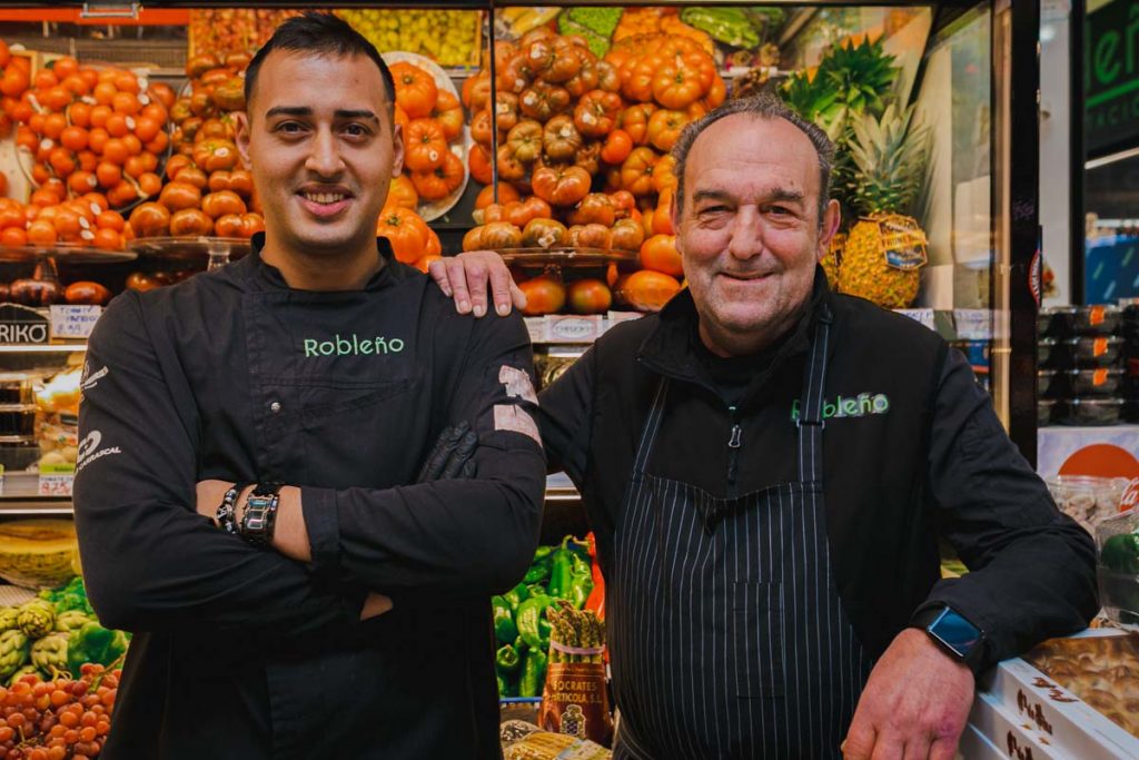 014_FRUTERIA-ROBLENO_DR5B7001_MERC.-DIEGO-DE-LEON.__copy_-1024x683 (1)